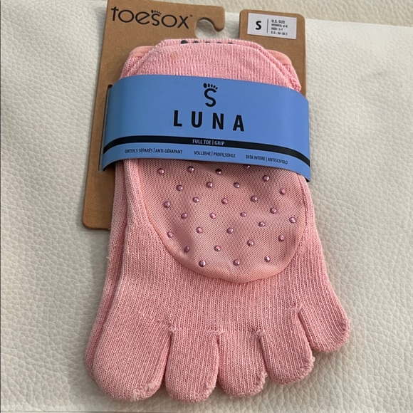 ToeSox Luna Full Toe Grip Socks in Soft Pink - Picture 1 of 2